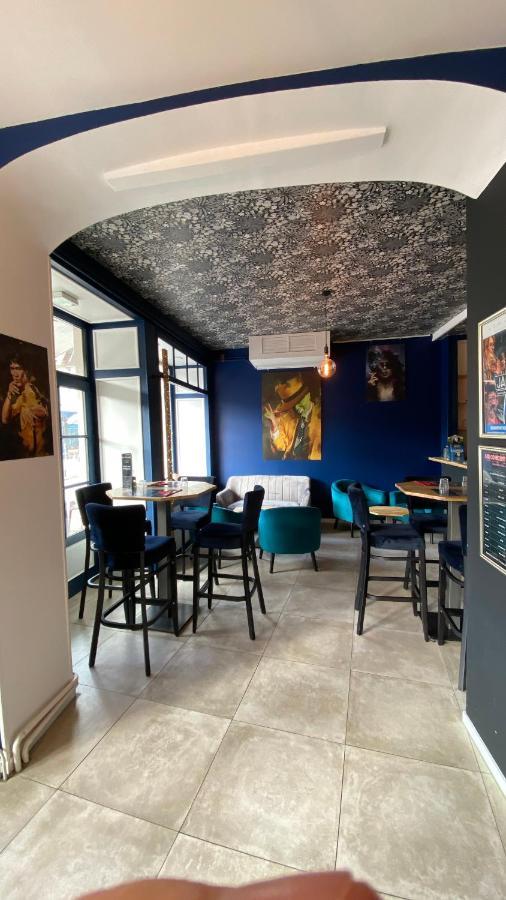Hotel Restaurant La Place Saint-Amand-Mont-Rond Zewnętrze zdjęcie